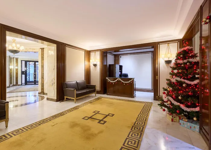 Apartamento Av George V / Tour Eiffel París