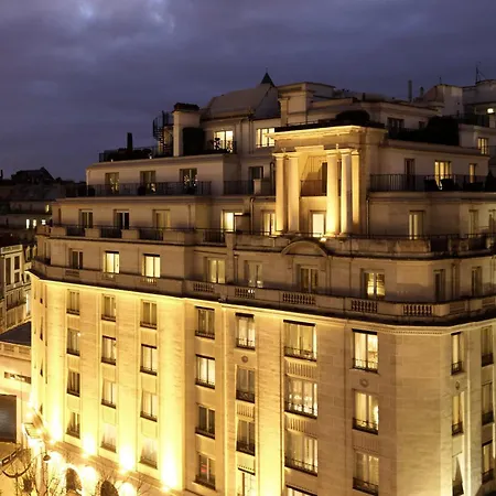 Av George V / Tour Eiffel Апартаменты