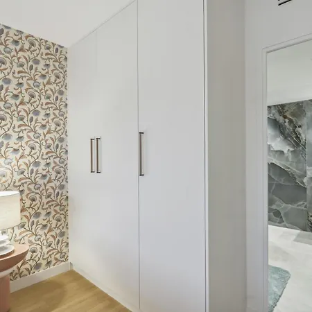 Av George V / Tour Eiffel Paris