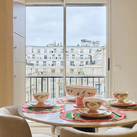 Av George V / Tour Eiffel Appartement Paris