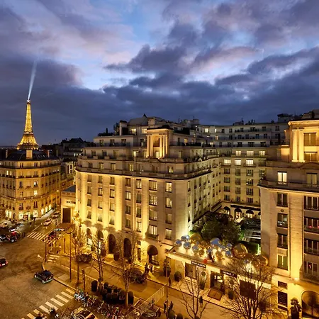 Av George V / Tour Eiffel Paris