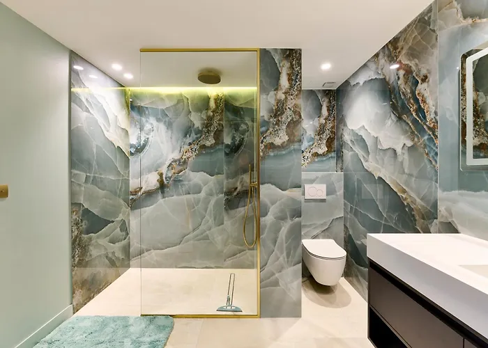 Av George V / Tour Eiffel Apartamento Paris